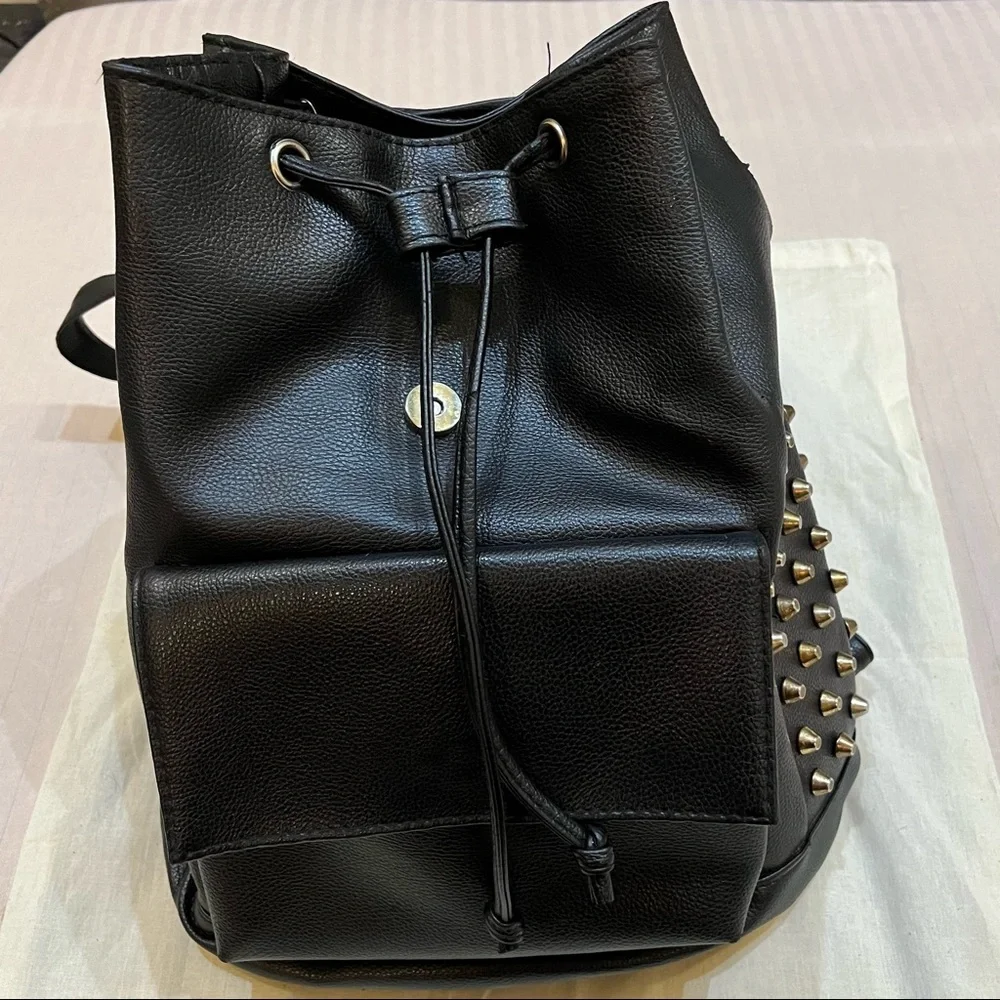 Studded leather backpack - Picture 4 of 7